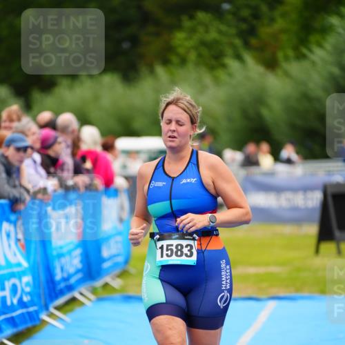 30.08.2026 - Elbe Triathlon Hamburg LAZAROV Photography http://msf.ph/oto/10065335 30.08.2026 12:11:46 Ziel 1583 meine-sportfotos.de
