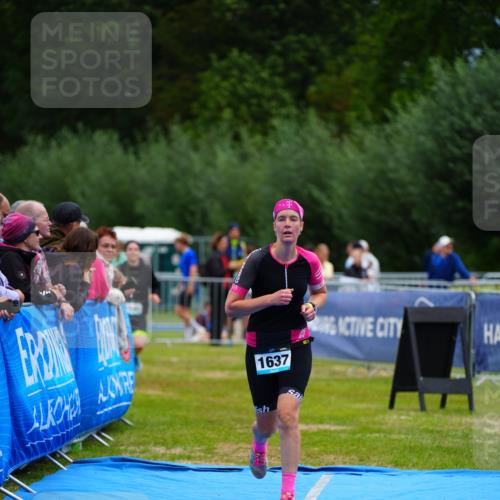 30.08.2026 - Elbe Triathlon Hamburg LAZAROV Photography http://msf.ph/oto/10065337 30.08.2026 12:12:01 Ziel 1490, 1637 meine-sportfotos.de