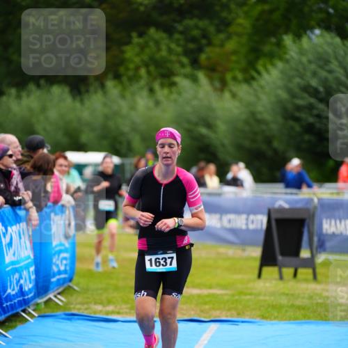 30.08.2026 - Elbe Triathlon Hamburg LAZAROV Photography http://msf.ph/oto/10065340 30.08.2026 12:12:02 Ziel 1490, 1637 meine-sportfotos.de