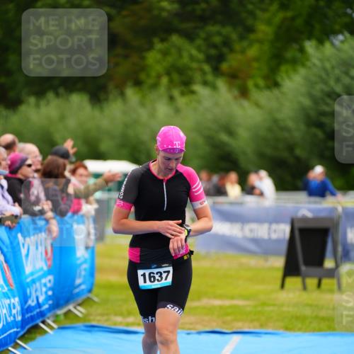 30.08.2026 - Elbe Triathlon Hamburg LAZAROV Photography http://msf.ph/oto/10065341 30.08.2026 12:12:02 Ziel 1490, 1637 meine-sportfotos.de