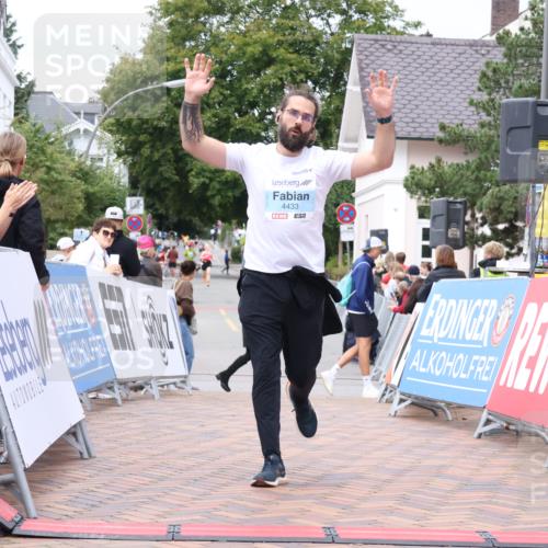 30.08.2026 - Blankeneser Heldenlauf Lena Gebhardt http://msf.ph/oto/10065350 30.08.2026 12:51:17 Ziel 4349, 4433 meine-sportfotos.de