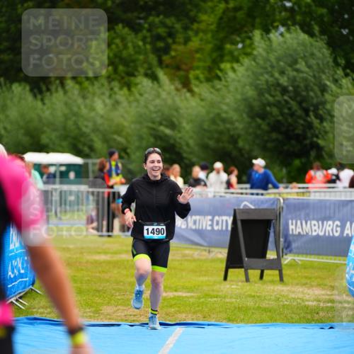 30.08.2026 - Elbe Triathlon Hamburg LAZAROV Photography http://msf.ph/oto/10065351 30.08.2026 12:12:05 Ziel 1490, 1637 meine-sportfotos.de