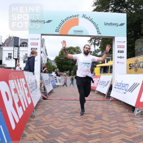 30.08.2026 - Blankeneser Heldenlauf Lena Gebhardt http://msf.ph/oto/10065355 30.08.2026 12:51:19 Ziel 4433 meine-sportfotos.de