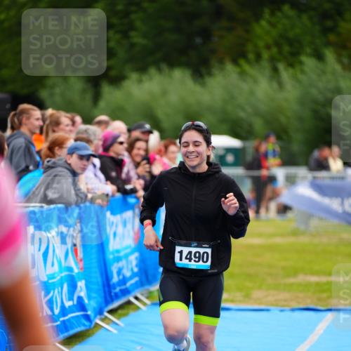30.08.2026 - Elbe Triathlon Hamburg LAZAROV Photography http://msf.ph/oto/10065359 30.08.2026 12:12:07 Ziel 1490, 1637 meine-sportfotos.de