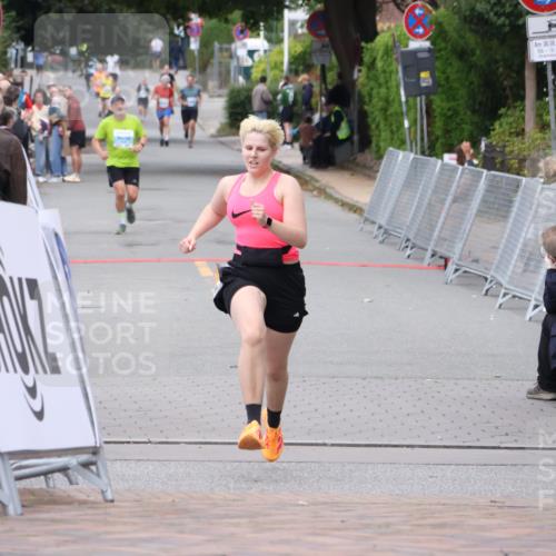 30.08.2026 - Blankeneser Heldenlauf Lena Gebhardt http://msf.ph/oto/10065366 30.08.2026 12:51:28 Ziel 2530 meine-sportfotos.de