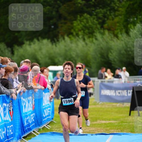 30.08.2026 - Elbe Triathlon Hamburg LAZAROV Photography http://msf.ph/oto/10065367 30.08.2026 12:12:27 Ziel 1527, 1596 meine-sportfotos.de