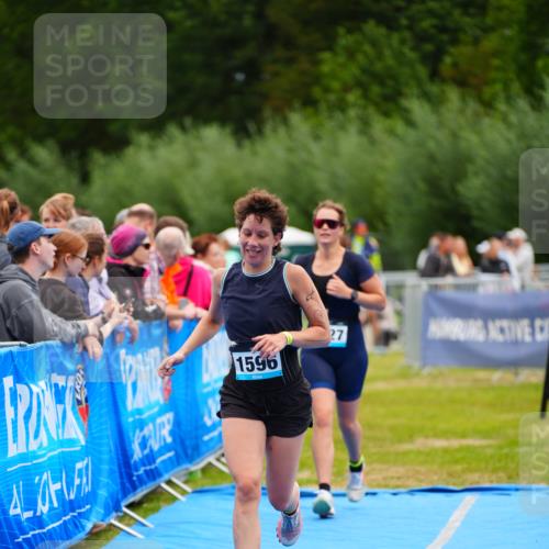 30.08.2026 - Elbe Triathlon Hamburg LAZAROV Photography http://msf.ph/oto/10065370 30.08.2026 12:12:28 Ziel 1527, 1596 meine-sportfotos.de