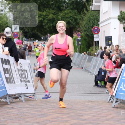 30.08.2026 - Blankeneser Heldenlauf Lena Gebhardt http://msf.ph/oto/10065372 30.08.2026 12:51:30 Ziel 2530 meine-sportfotos.de