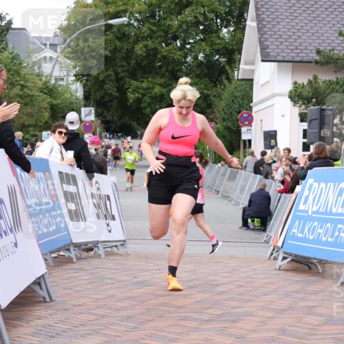 30.08.2026 - Blankeneser Heldenlauf Lena Gebhardt http://msf.ph/oto/10065377 30.08.2026 12:51:31 Ziel 2530 meine-sportfotos.de