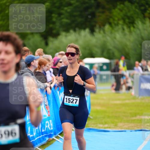 30.08.2026 - Elbe Triathlon Hamburg LAZAROV Photography http://msf.ph/oto/10065379 30.08.2026 12:12:30 Ziel 1527, 1596 meine-sportfotos.de