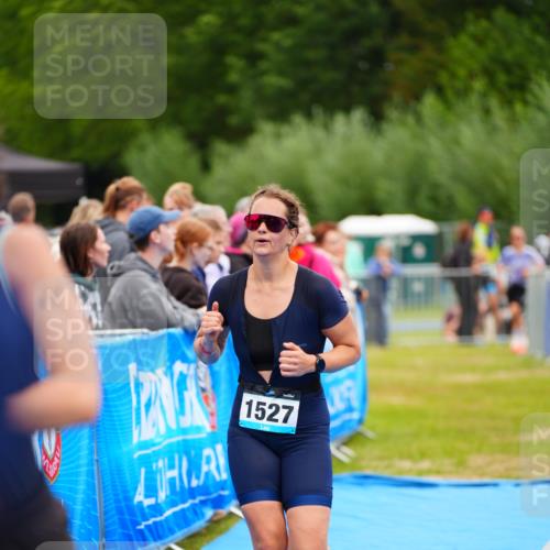 30.08.2026 - Elbe Triathlon Hamburg LAZAROV Photography http://msf.ph/oto/10065381 30.08.2026 12:12:30 Ziel 1527, 1596 meine-sportfotos.de