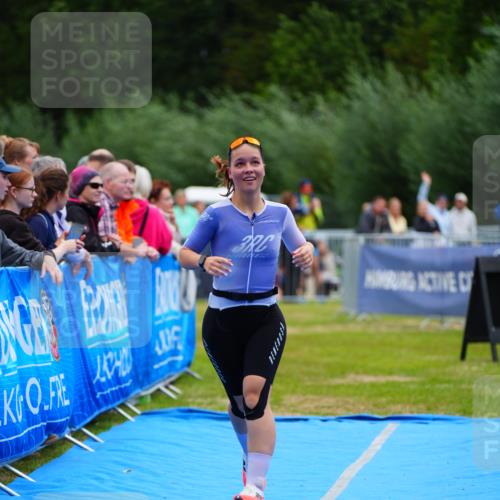 30.08.2026 - Elbe Triathlon Hamburg LAZAROV Photography http://msf.ph/oto/10065393 30.08.2026 12:12:39 Ziel 803 meine-sportfotos.de