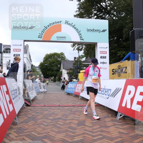 30.08.2026 - Blankeneser Heldenlauf Lena Gebhardt http://msf.ph/oto/10065402 30.08.2026 12:51:33 Ziel 2530 meine-sportfotos.de