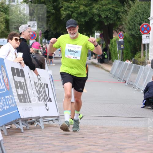 30.08.2026 - Blankeneser Heldenlauf Lena Gebhardt http://msf.ph/oto/10065410 30.08.2026 12:51:42 Ziel 4328 meine-sportfotos.de