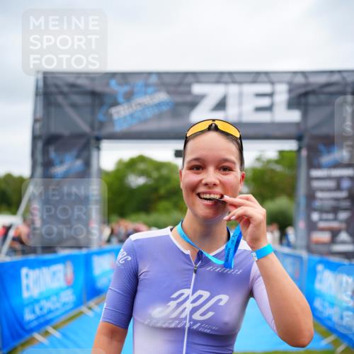 30.08.2026 - Elbe Triathlon Hamburg LAZAROV Photography http://msf.ph/oto/10065424 30.08.2026 12:12:55 Ziel 1399 meine-sportfotos.de