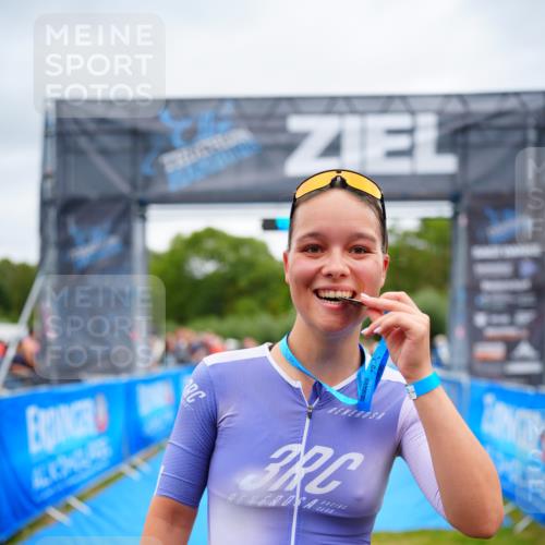 30.08.2026 - Elbe Triathlon Hamburg LAZAROV Photography http://msf.ph/oto/10065426 30.08.2026 12:12:55 Ziel 1399 meine-sportfotos.de