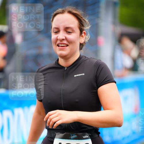30.08.2026 - Elbe Triathlon Hamburg LAZAROV Photography http://msf.ph/oto/10065435 30.08.2026 12:12:58 Ziel 1399 meine-sportfotos.de