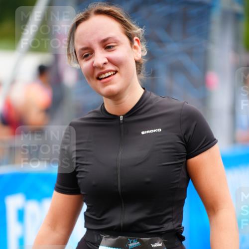 30.08.2026 - Elbe Triathlon Hamburg LAZAROV Photography http://msf.ph/oto/10065437 30.08.2026 12:12:59 Ziel 1399 meine-sportfotos.de