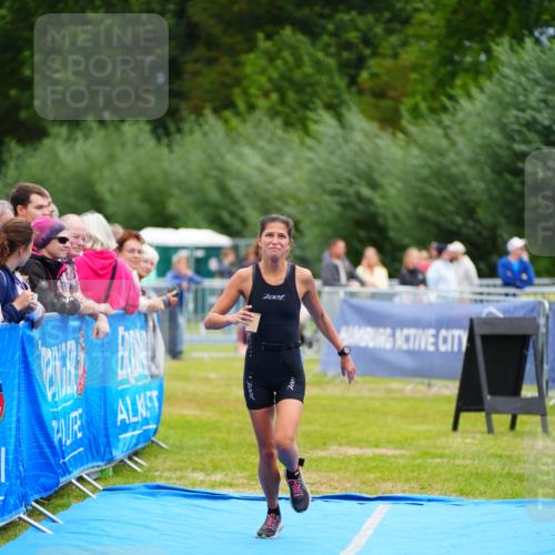 30.08.2026 - Elbe Triathlon Hamburg LAZAROV Photography http://msf.ph/oto/10065439 30.08.2026 12:13:23 Ziel 1587 meine-sportfotos.de