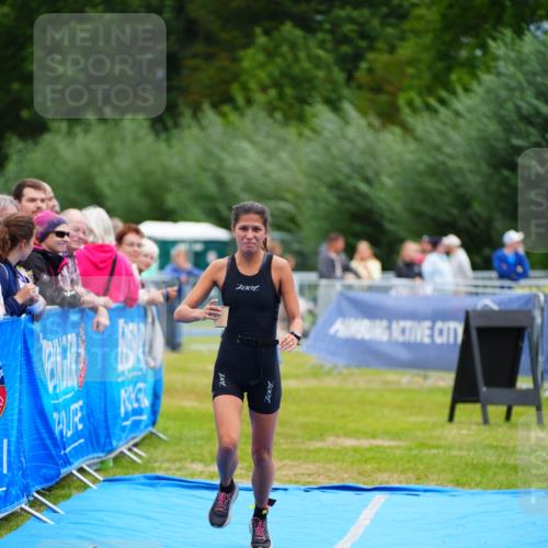 30.08.2026 - Elbe Triathlon Hamburg LAZAROV Photography http://msf.ph/oto/10065441 30.08.2026 12:13:24 Ziel 1587 meine-sportfotos.de