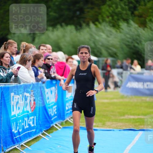 30.08.2026 - Elbe Triathlon Hamburg LAZAROV Photography http://msf.ph/oto/10065446 30.08.2026 12:13:24 Ziel 1587 meine-sportfotos.de