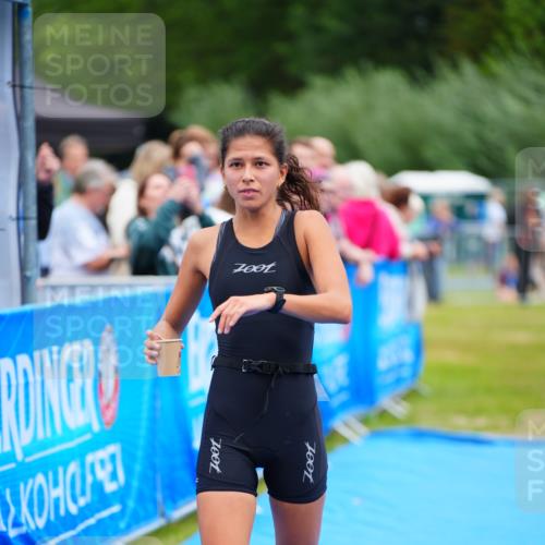 30.08.2026 - Elbe Triathlon Hamburg LAZAROV Photography http://msf.ph/oto/10065457 30.08.2026 12:13:26 Ziel 1587 meine-sportfotos.de