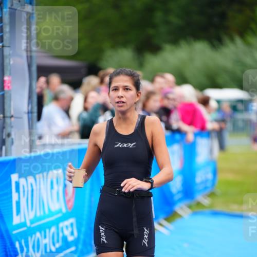 30.08.2026 - Elbe Triathlon Hamburg LAZAROV Photography http://msf.ph/oto/10065459 30.08.2026 12:13:26 Ziel 1587 meine-sportfotos.de