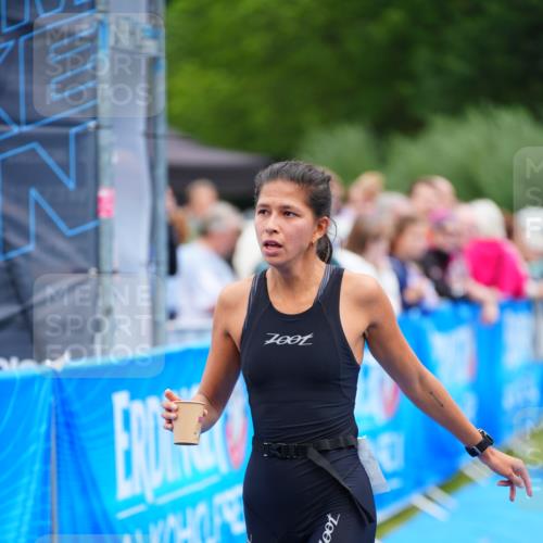 30.08.2026 - Elbe Triathlon Hamburg LAZAROV Photography http://msf.ph/oto/10065461 30.08.2026 12:13:27 Ziel 1587 meine-sportfotos.de