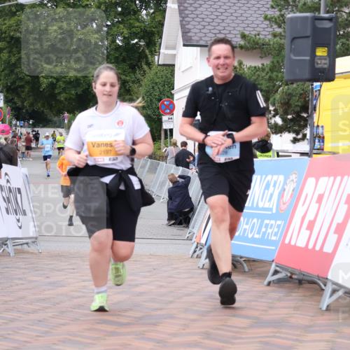 30.08.2026 - Blankeneser Heldenlauf Lena Gebhardt http://msf.ph/oto/10065472 30.08.2026 12:52:13 Ziel 2197, 4038, 4228, 4466 meine-sportfotos.de