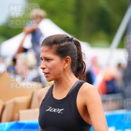 30.08.2026 - Elbe Triathlon Hamburg LAZAROV Photography http://msf.ph/oto/10065478 30.08.2026 12:13:29 Ziel 1587 meine-sportfotos.de