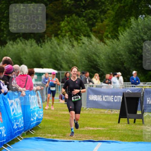 30.08.2026 - Elbe Triathlon Hamburg LAZAROV Photography http://msf.ph/oto/10065481 30.08.2026 12:13:38 Ziel 946, 1712 meine-sportfotos.de