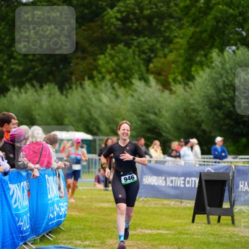 30.08.2026 - Elbe Triathlon Hamburg LAZAROV Photography http://msf.ph/oto/10065482 30.08.2026 12:13:38 Ziel 946, 1712 meine-sportfotos.de