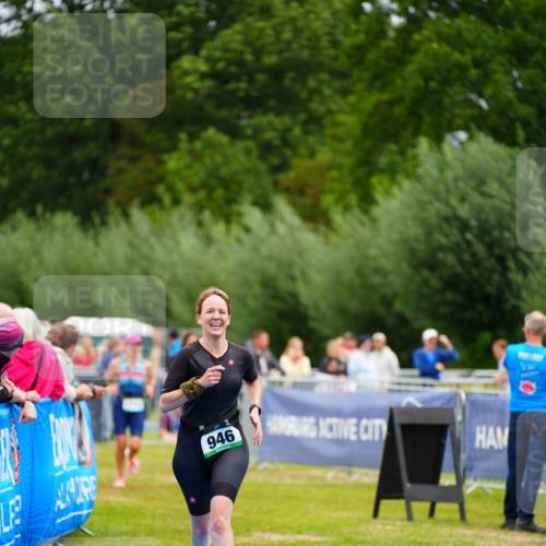 30.08.2026 - Elbe Triathlon Hamburg LAZAROV Photography http://msf.ph/oto/10065485 30.08.2026 12:13:39 Ziel 946, 1712 meine-sportfotos.de