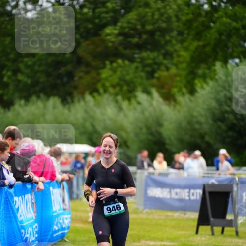 30.08.2026 - Elbe Triathlon Hamburg LAZAROV Photography http://msf.ph/oto/10065486 30.08.2026 12:13:40 Ziel 946, 1712 meine-sportfotos.de