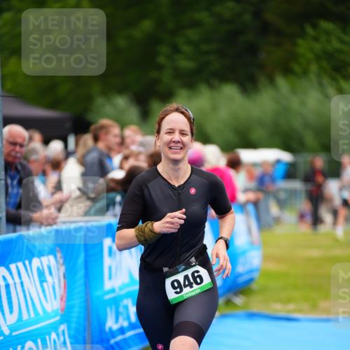 30.08.2026 - Elbe Triathlon Hamburg LAZAROV Photography http://msf.ph/oto/10065495 30.08.2026 12:13:42 Ziel 946, 1712 meine-sportfotos.de