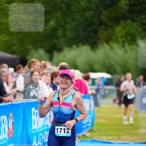 30.08.2026 - Elbe Triathlon Hamburg LAZAROV Photography http://msf.ph/oto/10065507 30.08.2026 12:13:47 Ziel 1409, 1712 meine-sportfotos.de