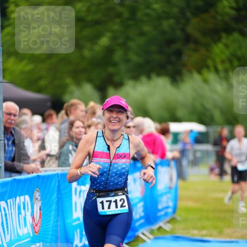 30.08.2026 - Elbe Triathlon Hamburg LAZAROV Photography http://msf.ph/oto/10065508 30.08.2026 12:13:47 Ziel 1409, 1712 meine-sportfotos.de