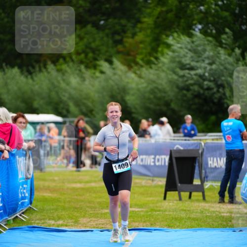 30.08.2026 - Elbe Triathlon Hamburg LAZAROV Photography http://msf.ph/oto/10065509 30.08.2026 12:13:51 Ziel 1409 meine-sportfotos.de