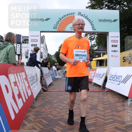 30.08.2026 - Blankeneser Heldenlauf Lena Gebhardt http://msf.ph/oto/10065513 30.08.2026 12:52:22 Ziel 4087, 4101, 4228 meine-sportfotos.de