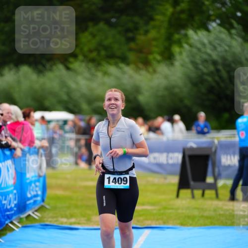 30.08.2026 - Elbe Triathlon Hamburg LAZAROV Photography http://msf.ph/oto/10065514 30.08.2026 12:13:53 Ziel 1409 meine-sportfotos.de
