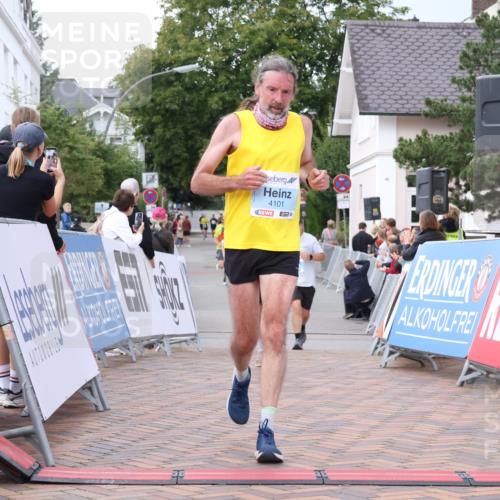 30.08.2026 - Blankeneser Heldenlauf Lena Gebhardt http://msf.ph/oto/10065519 30.08.2026 12:52:24 Ziel 4087, 4101, 4181 meine-sportfotos.de