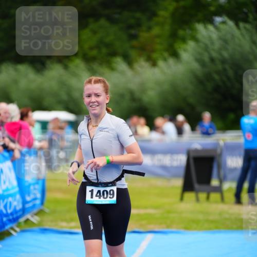 30.08.2026 - Elbe Triathlon Hamburg LAZAROV Photography http://msf.ph/oto/10065520 30.08.2026 12:13:54 Ziel 1409 meine-sportfotos.de