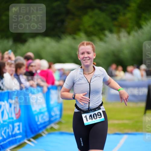 30.08.2026 - Elbe Triathlon Hamburg LAZAROV Photography http://msf.ph/oto/10065522 30.08.2026 12:13:54 Ziel 1409 meine-sportfotos.de