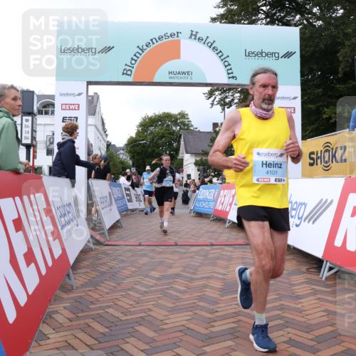 30.08.2026 - Blankeneser Heldenlauf Lena Gebhardt http://msf.ph/oto/10065527 30.08.2026 12:52:26 Ziel 4087, 4101, 4181, 4326, 4327 meine-sportfotos.de