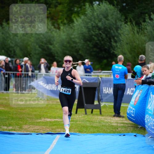 30.08.2026 - Elbe Triathlon Hamburg LAZAROV Photography http://msf.ph/oto/10065529 30.08.2026 12:14:20 Ziel 1429 meine-sportfotos.de