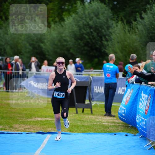 30.08.2026 - Elbe Triathlon Hamburg LAZAROV Photography http://msf.ph/oto/10065531 30.08.2026 12:14:20 Ziel 1429 meine-sportfotos.de