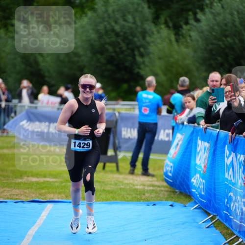 30.08.2026 - Elbe Triathlon Hamburg LAZAROV Photography http://msf.ph/oto/10065537 30.08.2026 12:14:21 Ziel 1429 meine-sportfotos.de