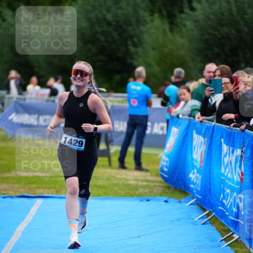 30.08.2026 - Elbe Triathlon Hamburg LAZAROV Photography http://msf.ph/oto/10065539 30.08.2026 12:14:21 Ziel 1429 meine-sportfotos.de