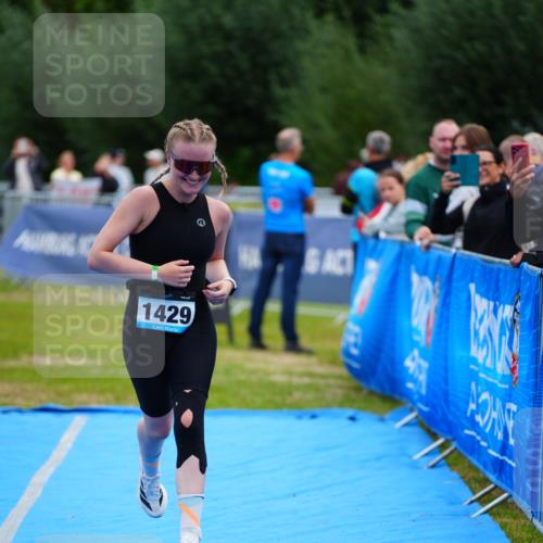 30.08.2026 - Elbe Triathlon Hamburg LAZAROV Photography http://msf.ph/oto/10065542 30.08.2026 12:14:22 Ziel 1429 meine-sportfotos.de