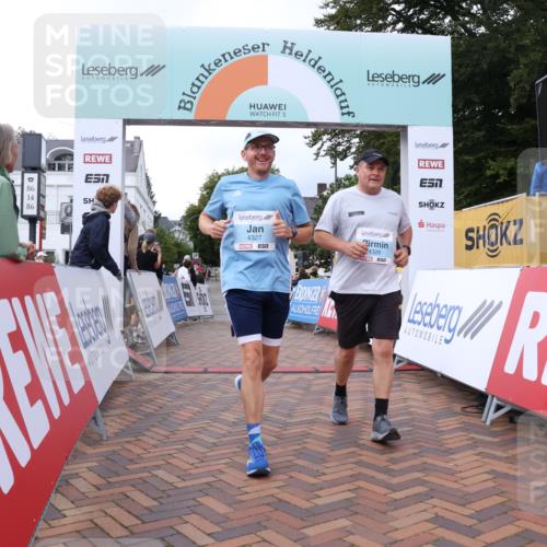 30.08.2026 - Blankeneser Heldenlauf Lena Gebhardt http://msf.ph/oto/10065547 30.08.2026 12:52:30 Ziel 4101, 4181, 4326, 4327, 4409 meine-sportfotos.de